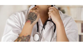 Як татуювання впливають на імунітет і потовиділення організму?